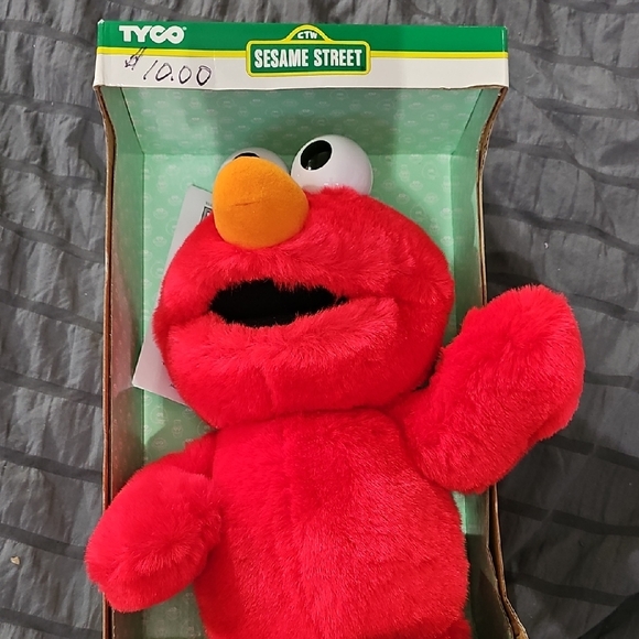 Sesame Street Elmo Plush Toy by - Picture 1 of 7